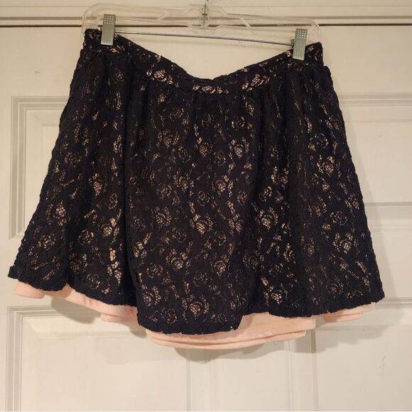 Olsenboye Black lace Overlay Skirt Size 9 - Picture 1 of 3